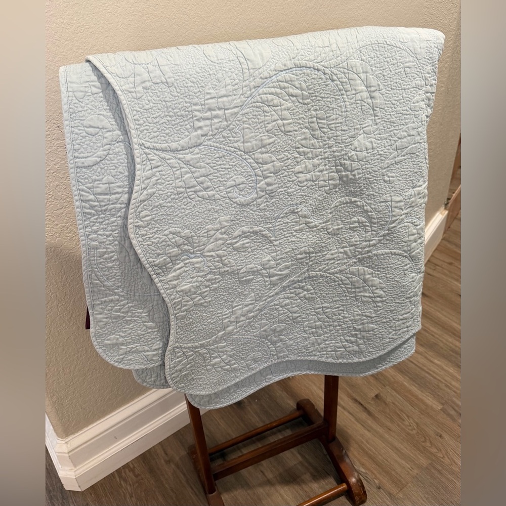 Classic Light Blue Quilted Floral Bedspread by